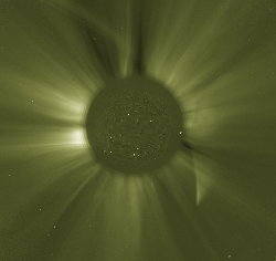 Комета Исон разрушена солнцем