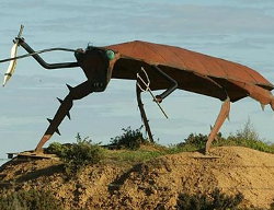 Статуя таракана