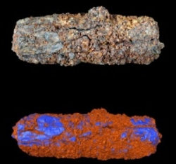 Полые цилиндрические бусы, сделанные из металлического метеорита