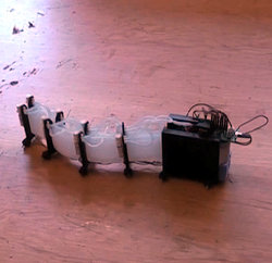 Пневматическая роботизированная змея