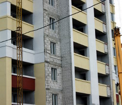 Фотография строящегося жилого здания